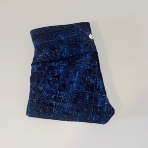 Lululemon: Base Pace leggings
Size: 2
Length: 25”
Colors: Blue & Black